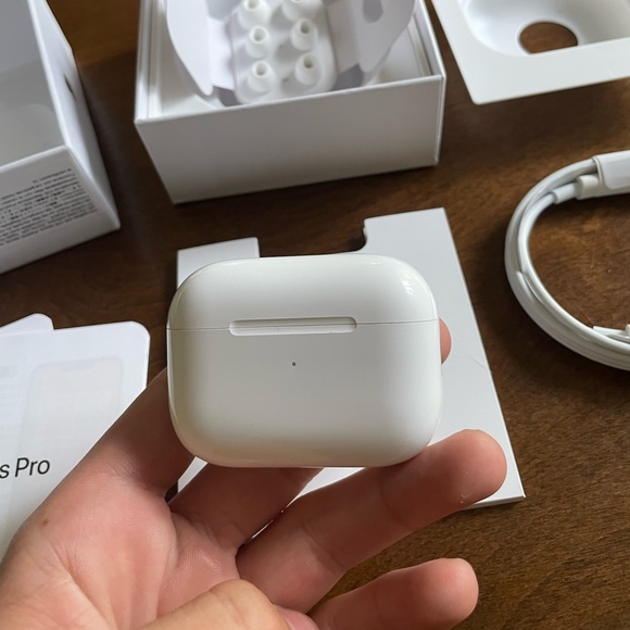 Apple AirPod - Picture 2 of 6